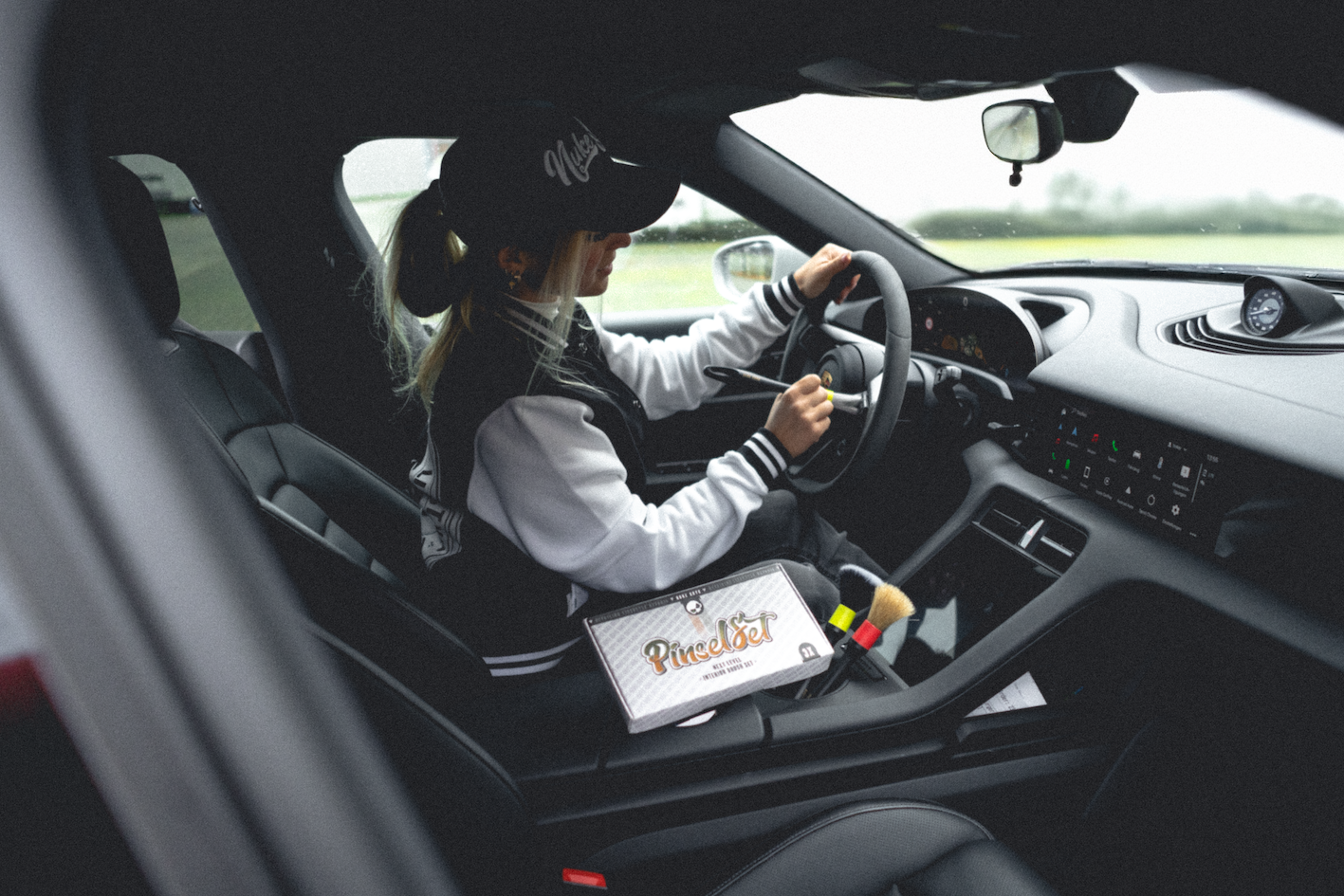 Die perfekte Kunststoffpflege für dein Auto