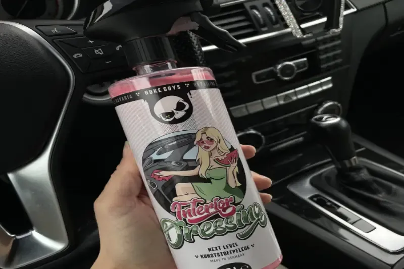 Nuke Guys Interior Dressing – professionelle Innenraumpflege mit natürlichem Finish - Nuke Guys Interior Dressing erklärt – Auto-Innenraumpflege