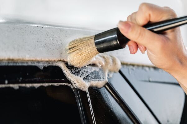 Autolack aufbereiten – so gelingt es - Autolack aufbereiten: Schritt-für-Schritt zum Glanz