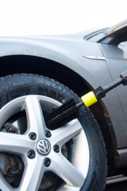 AVA Felgenbürste mit Wasserdurchlass